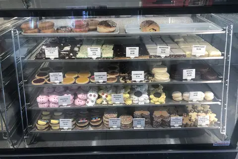 Posh Cakes photo 2